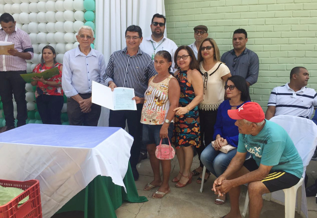 Entrega de Títulos em Paramoti