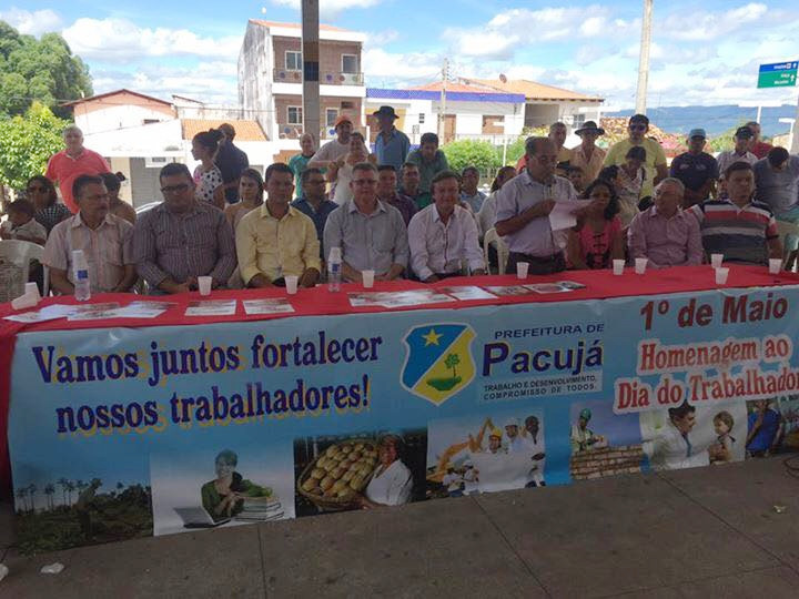 Entrega de títulos em Pacujá e Santana do Aracau