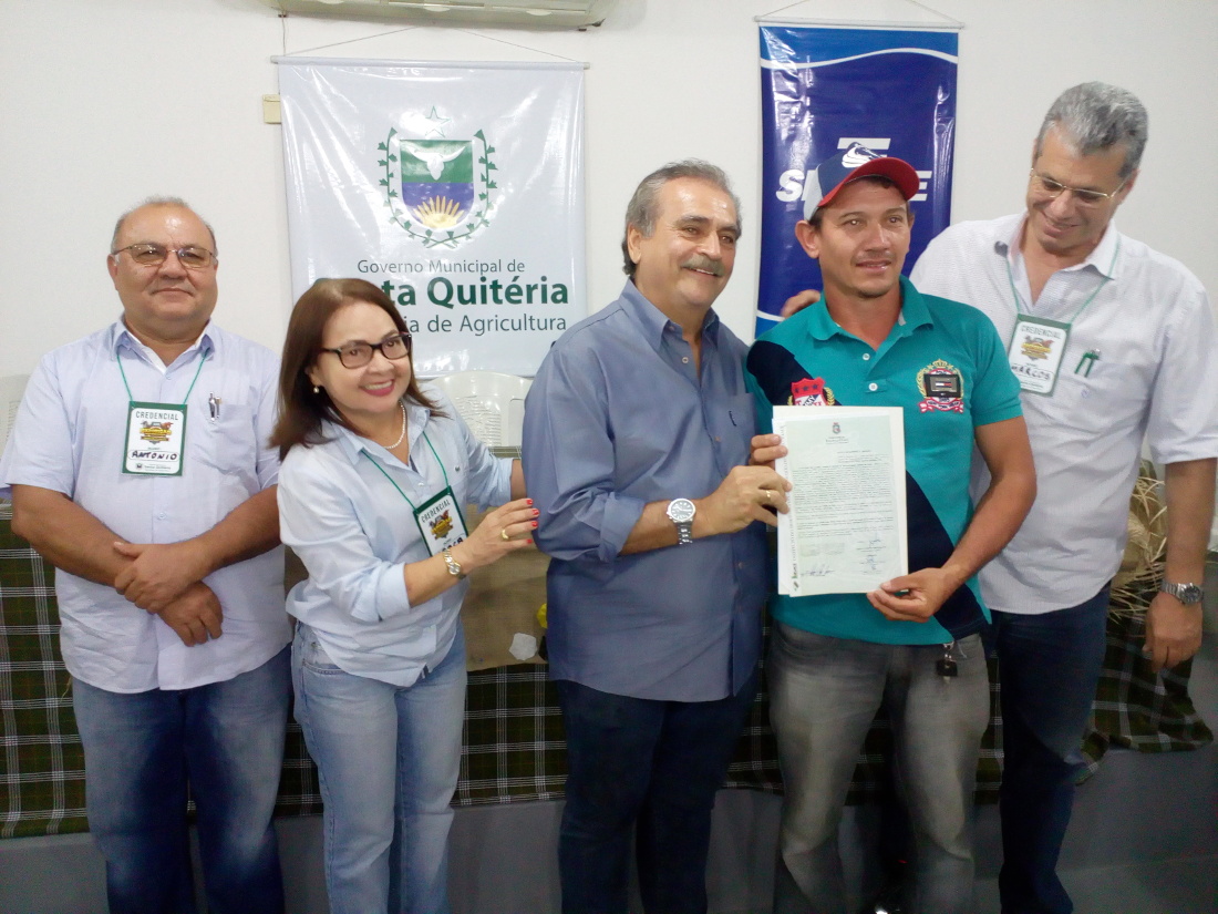 Idace entrega 152 títulos de terra em Santa Quitéria