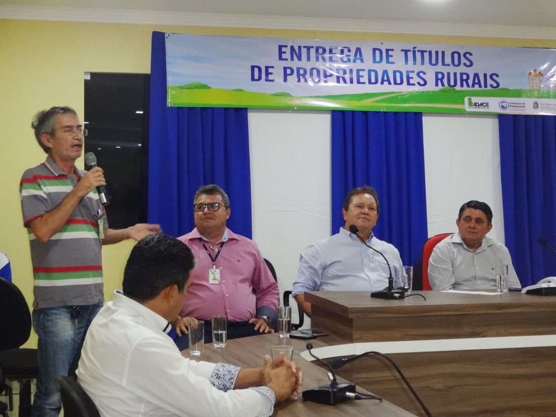 Idace entrega 111 títulos Pentecoste