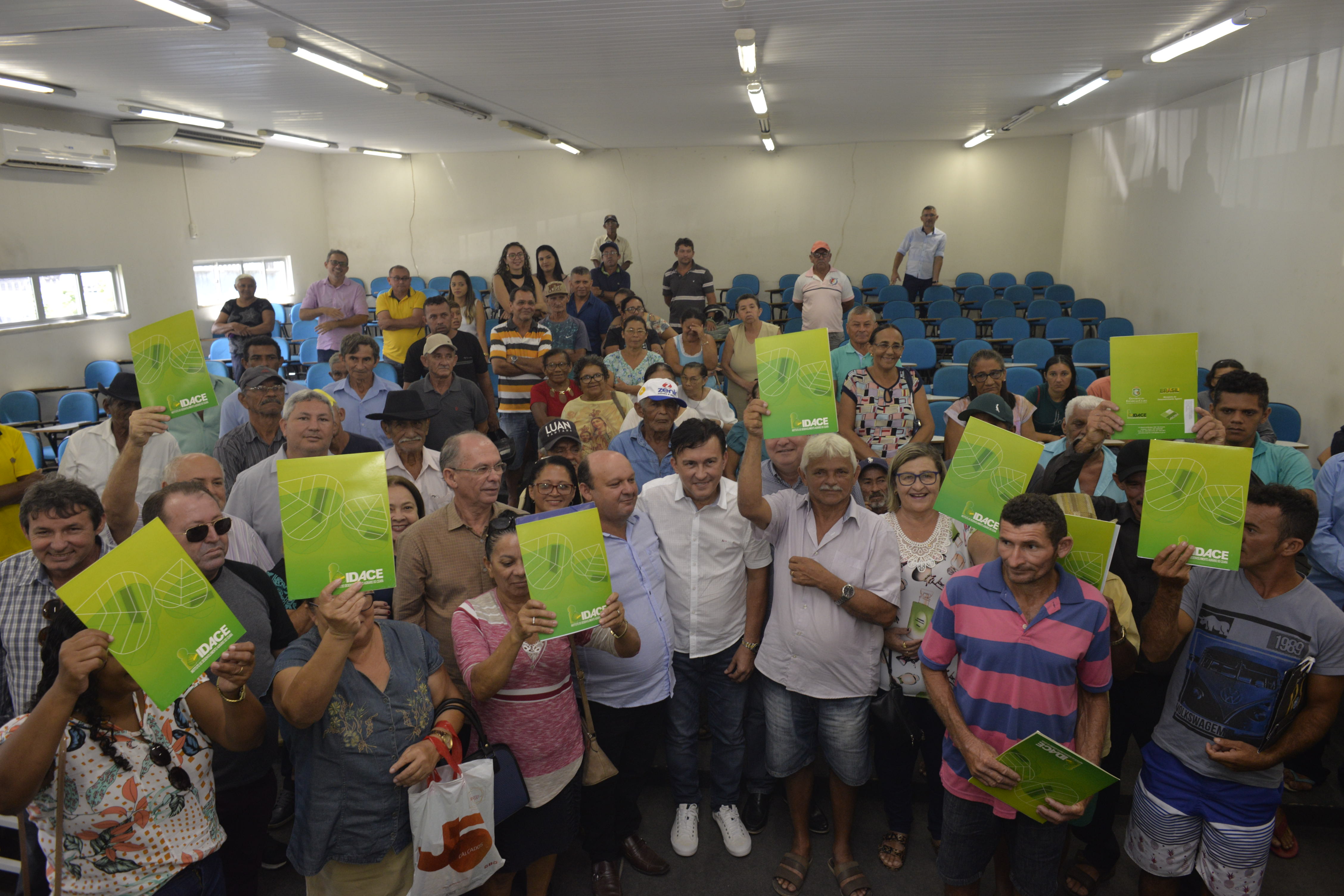 Itarema recebe 184 de títulos de terra do Programa de Regularização Fundiária