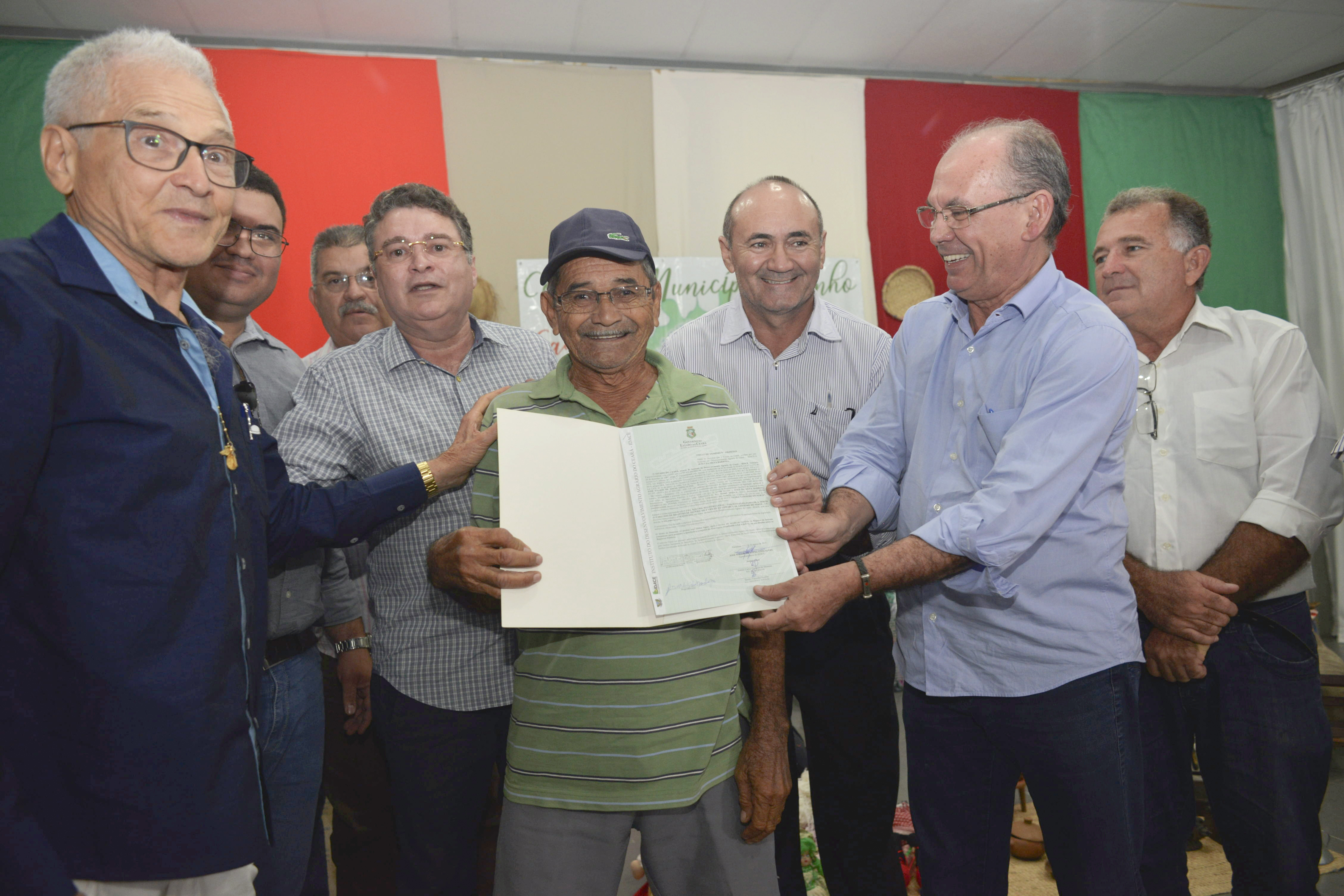 Regularização Fundiária: Governo do Ceará entrega Títulos de terra em Limoeiro do Norte