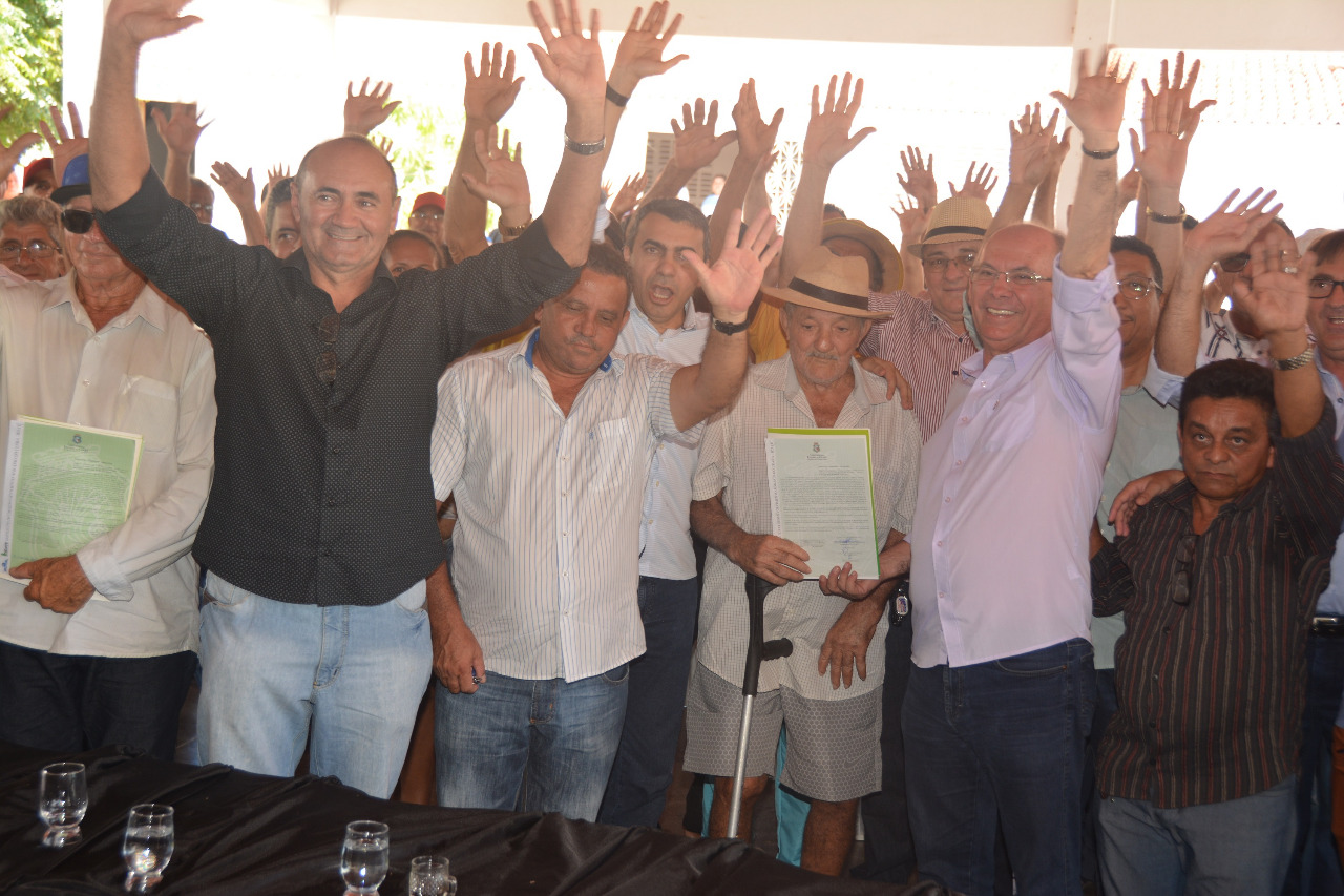 Sertão Central recebe 175 títulos de terra do Governo do Ceará