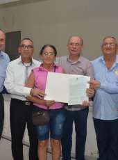 Agricultores familiares de São Luís do Curu recebem do Estado o documento de suas propriedades rurais