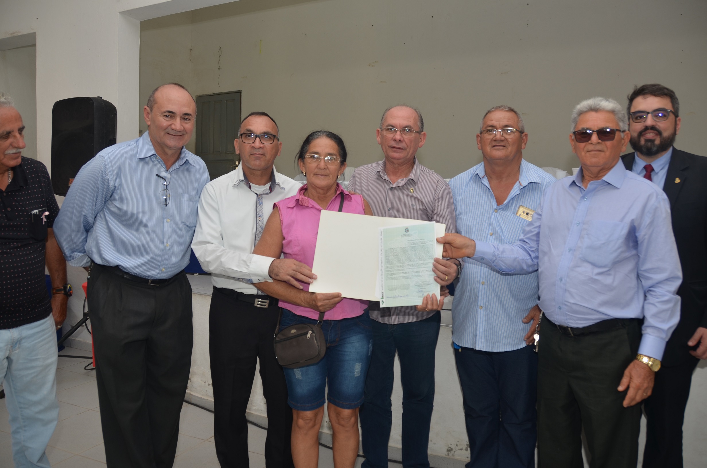 Agricultores familiares de São Luís do Curu recebem do Estado o documento de suas propriedades rurais