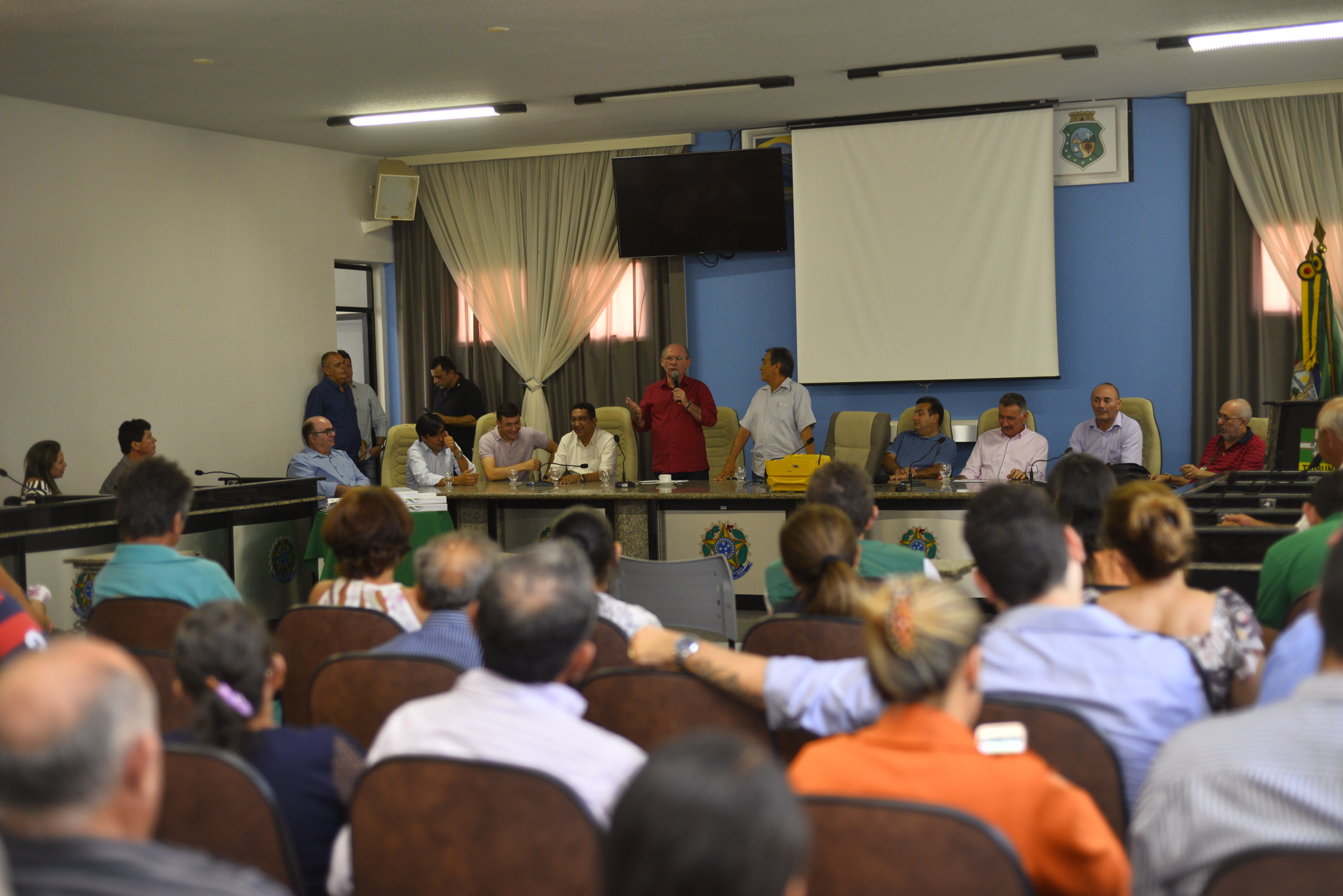 Governo do Ceará entrega 321 títulos de propriedade rural em Cruz