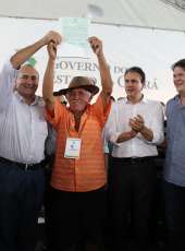 Governo do Ceará bate recorde na entrega de títulos de propriedade a agricultores familiares