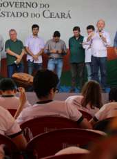 Jaguaribe comemora festa da padroeira com entrega de títulos de terra