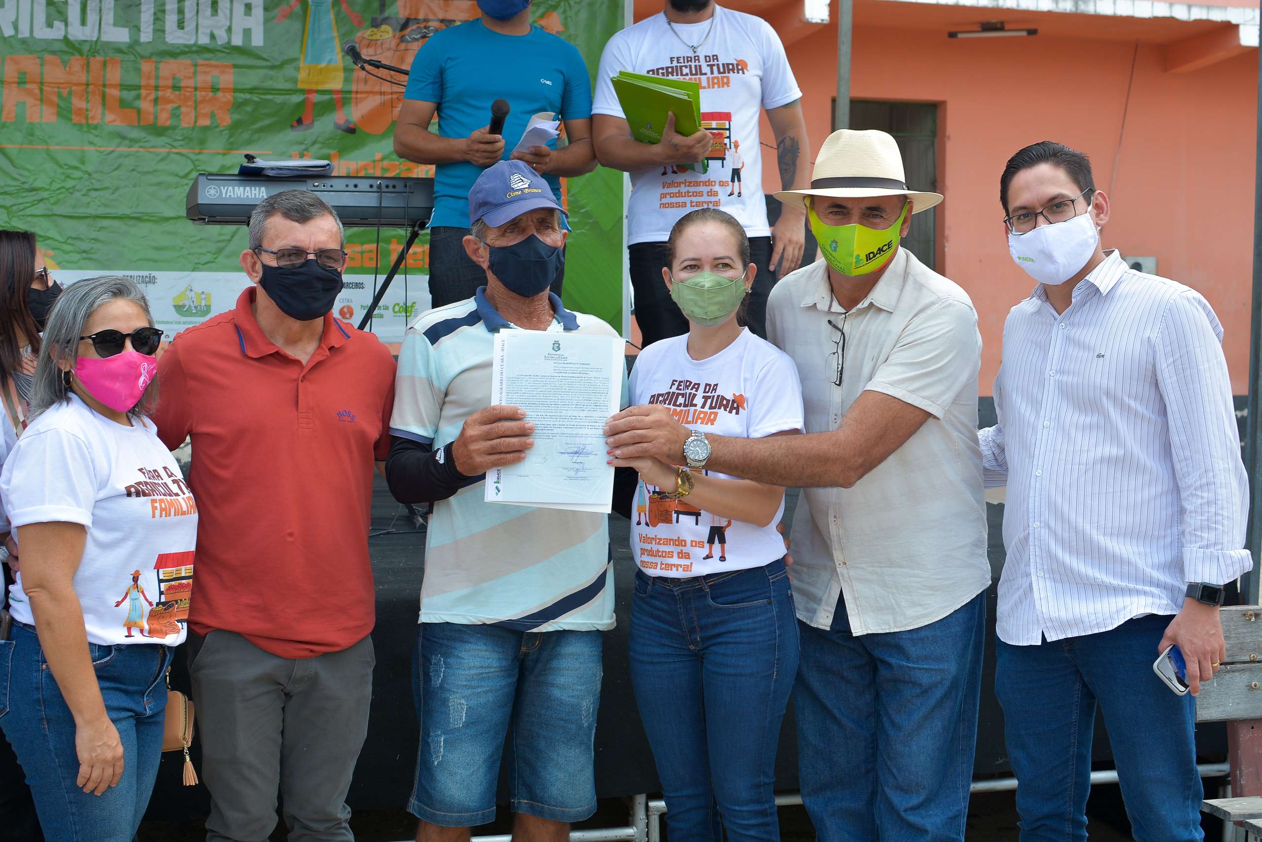 Idace entrega 149 títulos de propriedade rural em Apuiarés