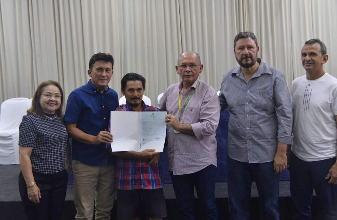 Agricultores familiares de Itarema recebem título de regularização fundiária