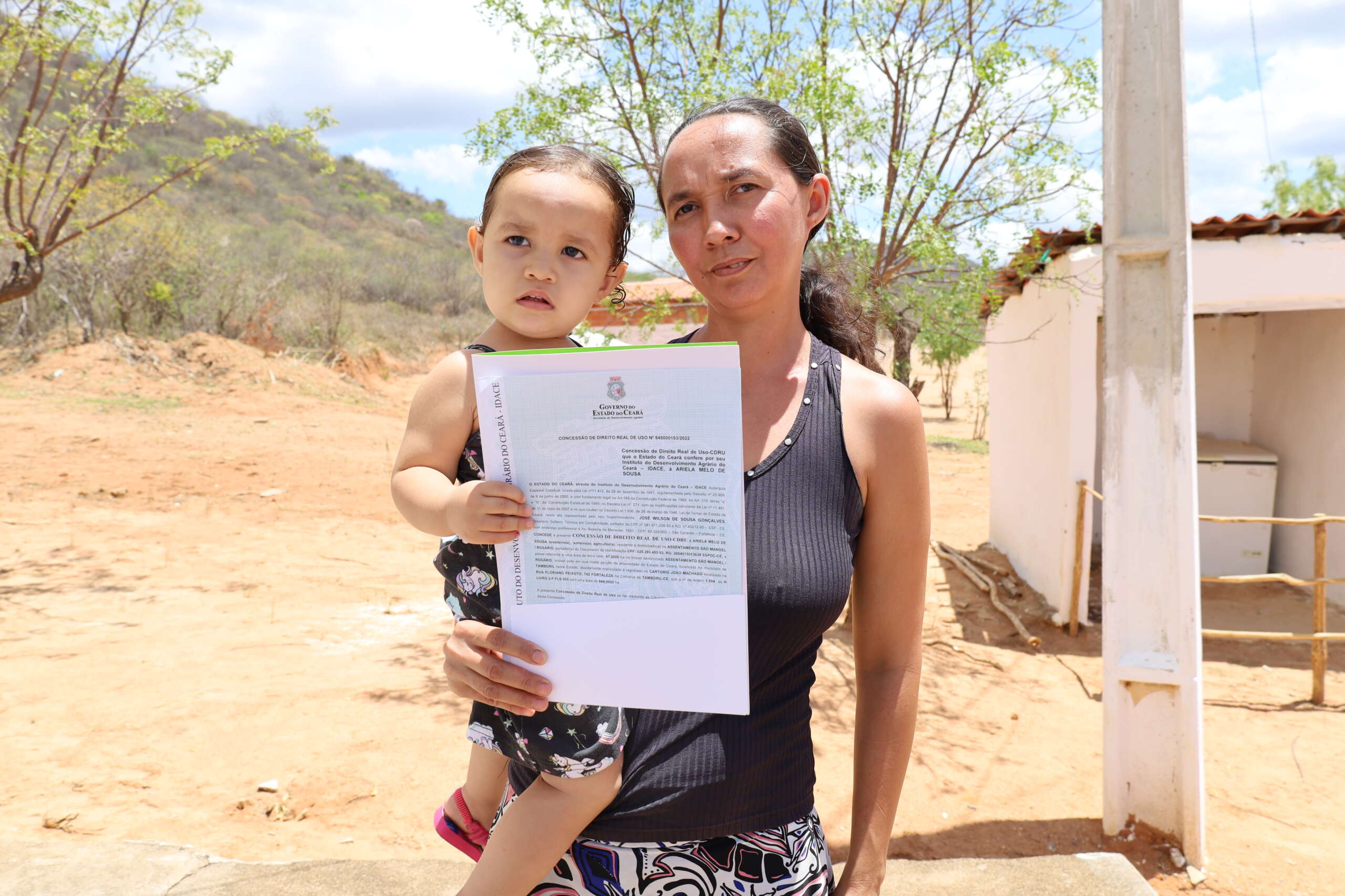 Idace entrega concessões  de uso da terra em Assentamento de Tamboril