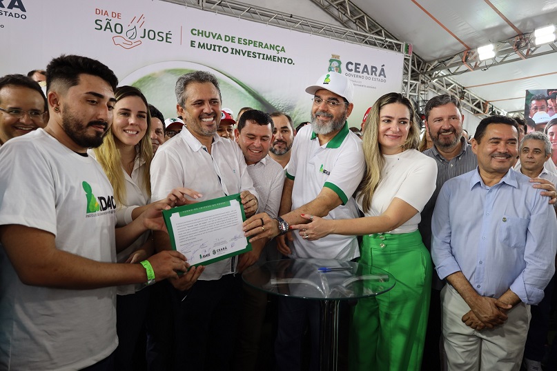 Entrega de imóvel e aquisição de terras foram os destaques do Idace em  julho - Instituto do Desenvolvimento Agrário do Ceará