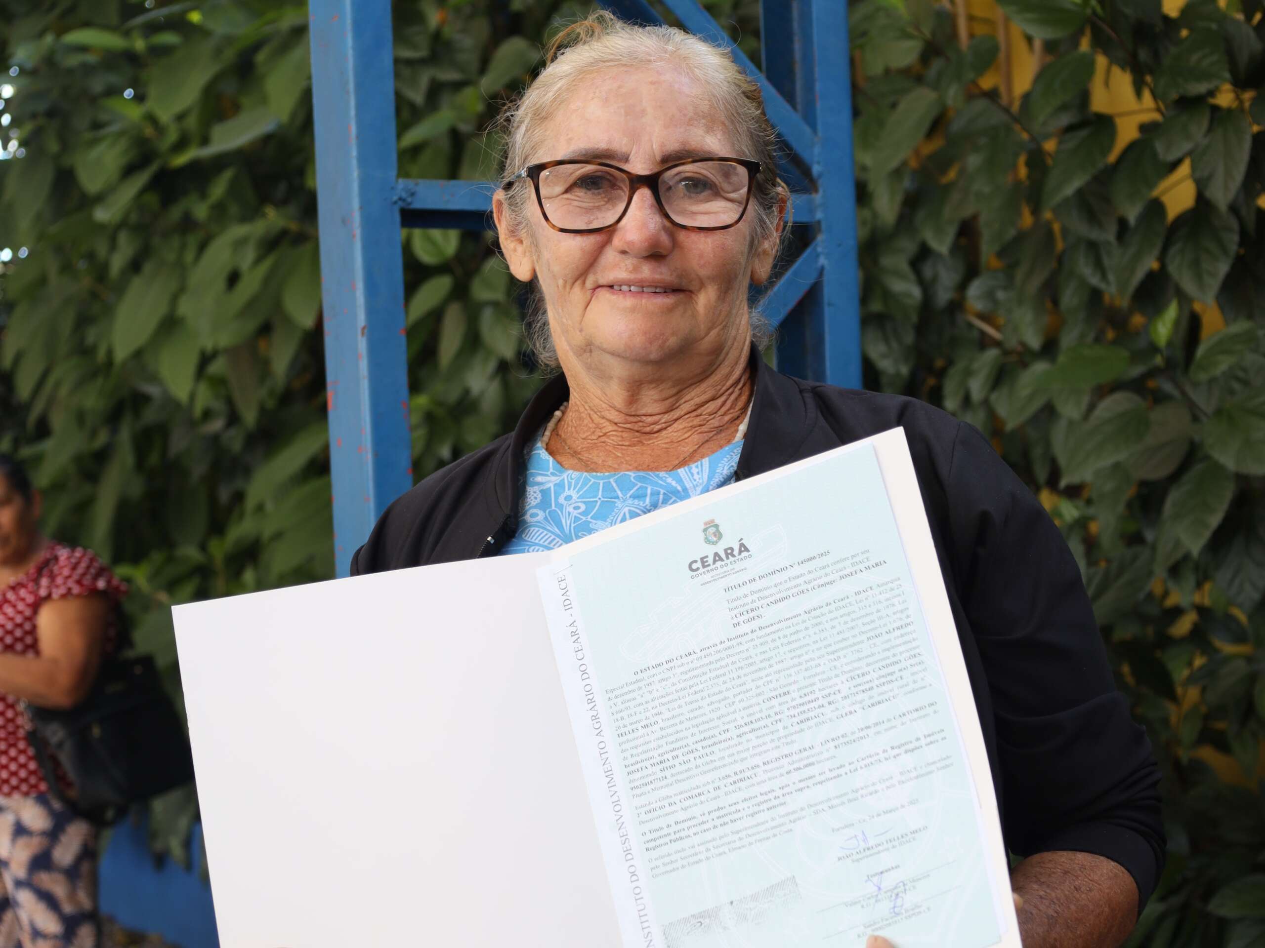 Idace realiza entrega de títulos de terra em comunidades rurais do Crato, em parceria com a Prefeitura e SDA